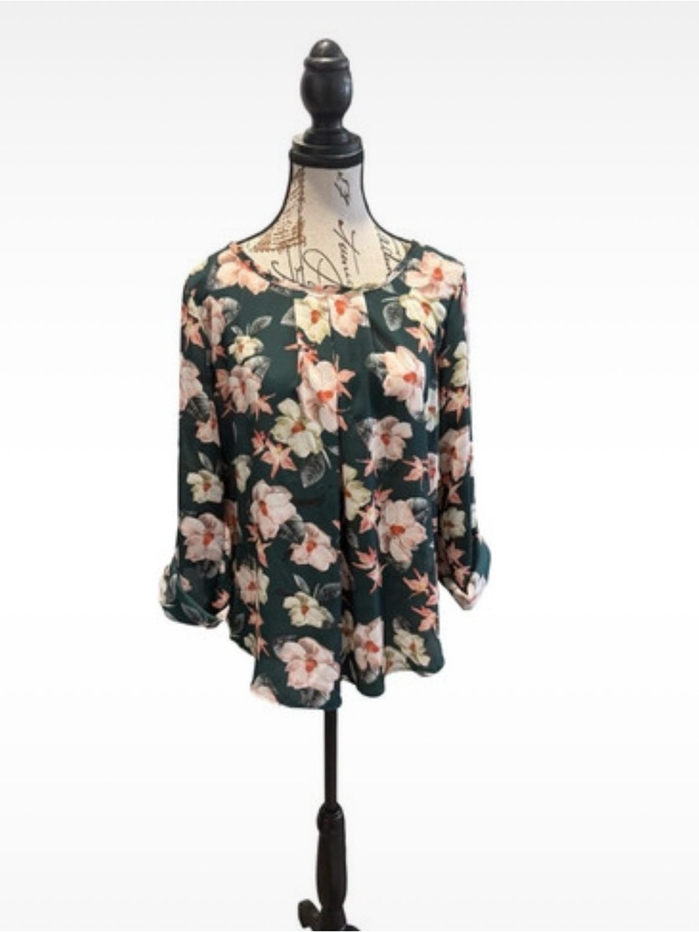 Like new!! Papermoon Floral Button-Front Women's Top in Dark Green, small